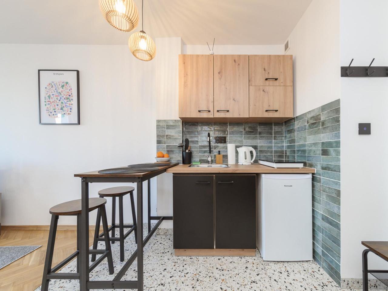 Căn hộ Metro Onz Apartment/warsaw *