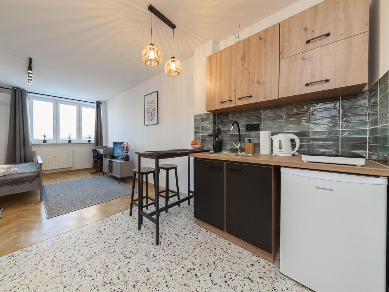 Căn hộ Metro Onz Apartment/warsaw