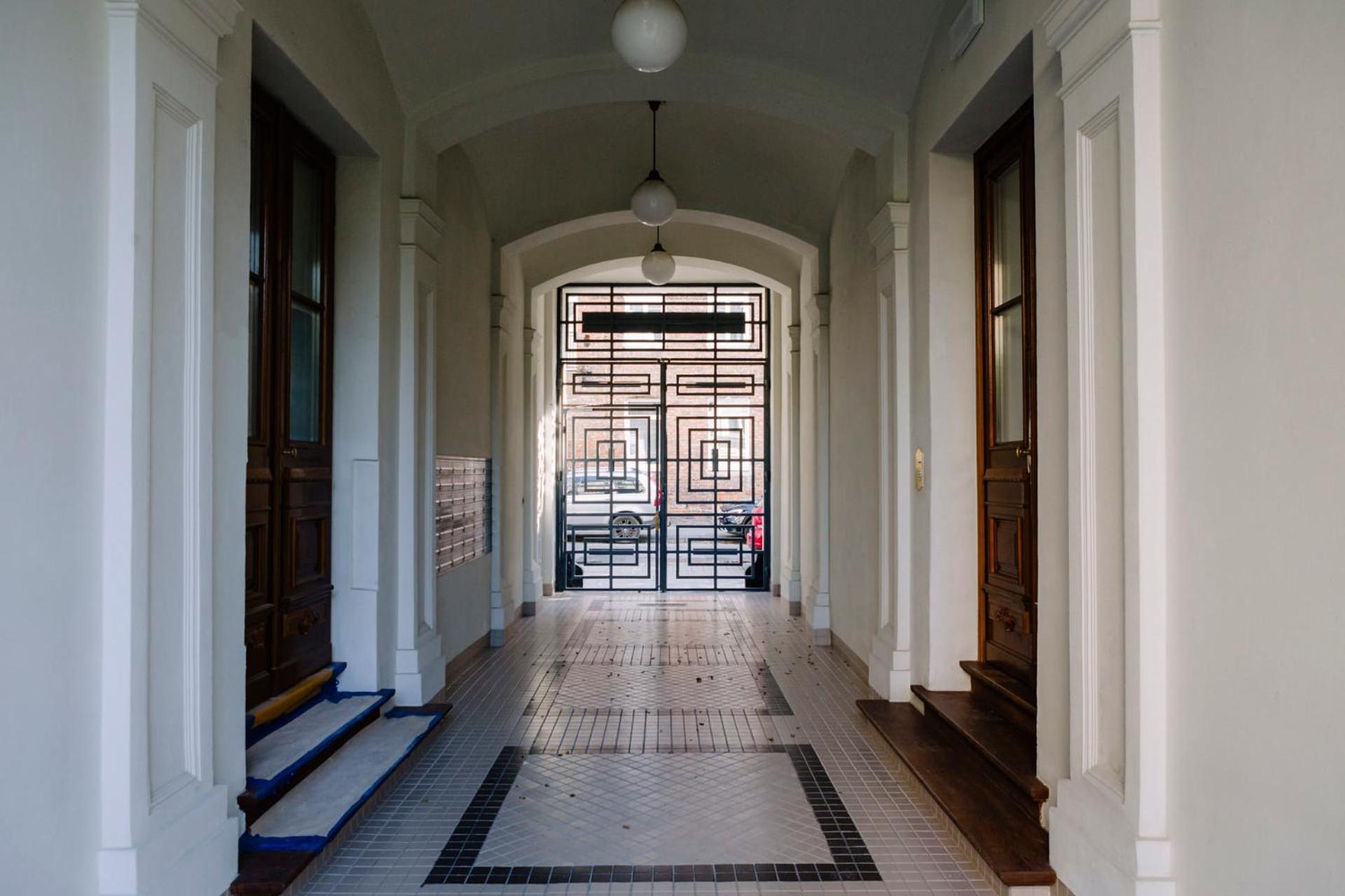 French Touch: Romantyczny W Kamienicy Warsaw