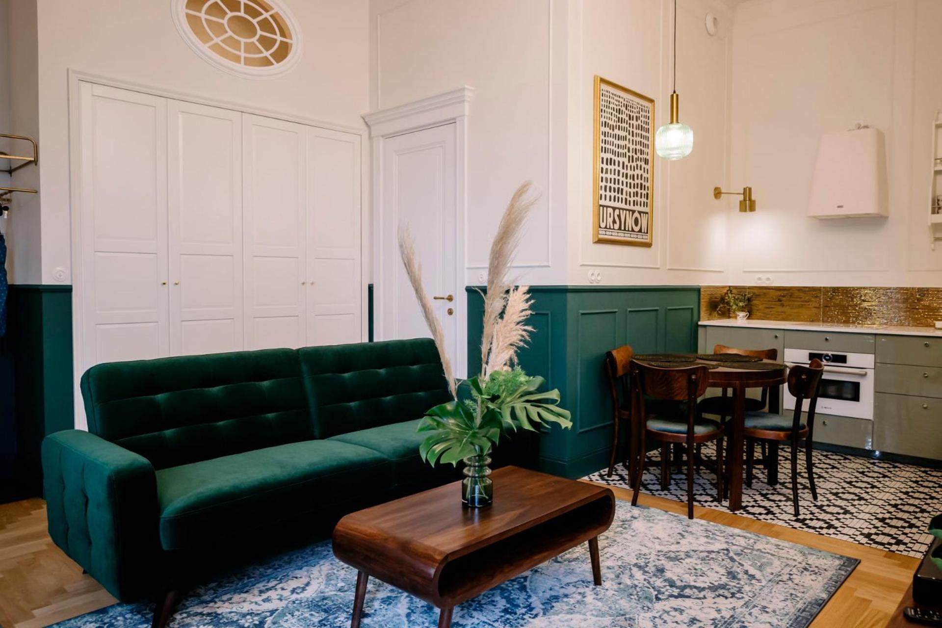 French Touch: Romantyczny W Kamienicy Apartment