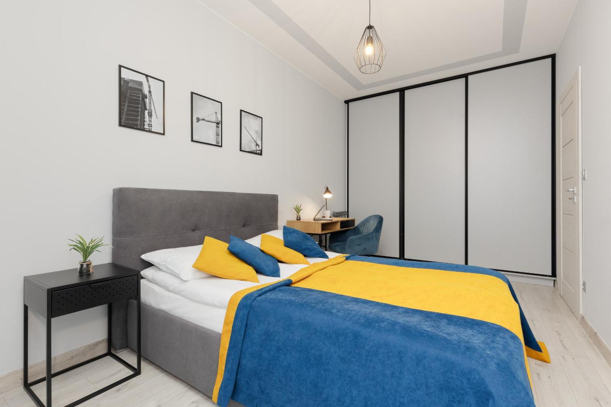Apartament Ideal For Remote Work With Furnished Balcony And Parking By Renters *