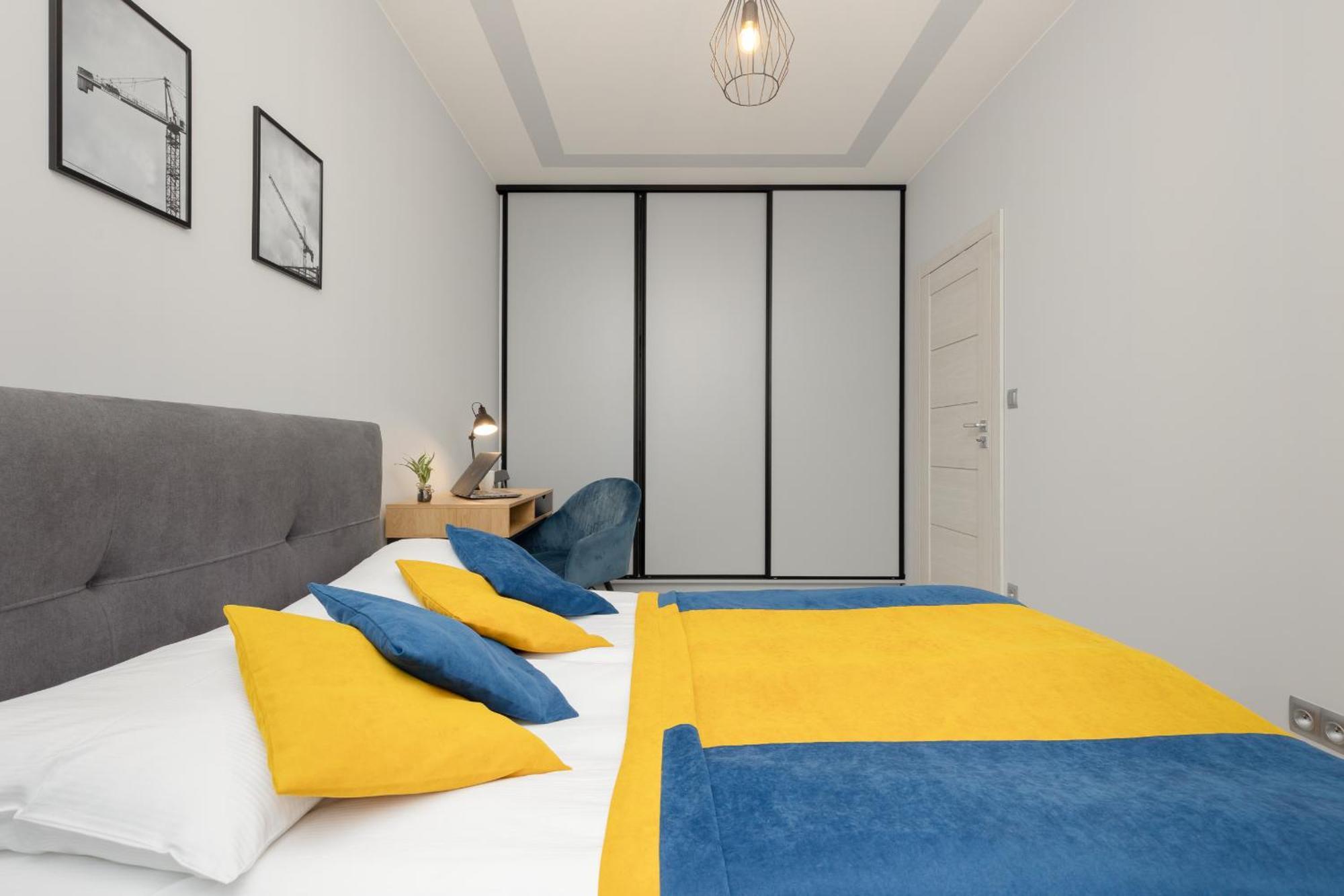 Apartament Ideal For Remote Work With Furnished Balcony And Parking By Renters *