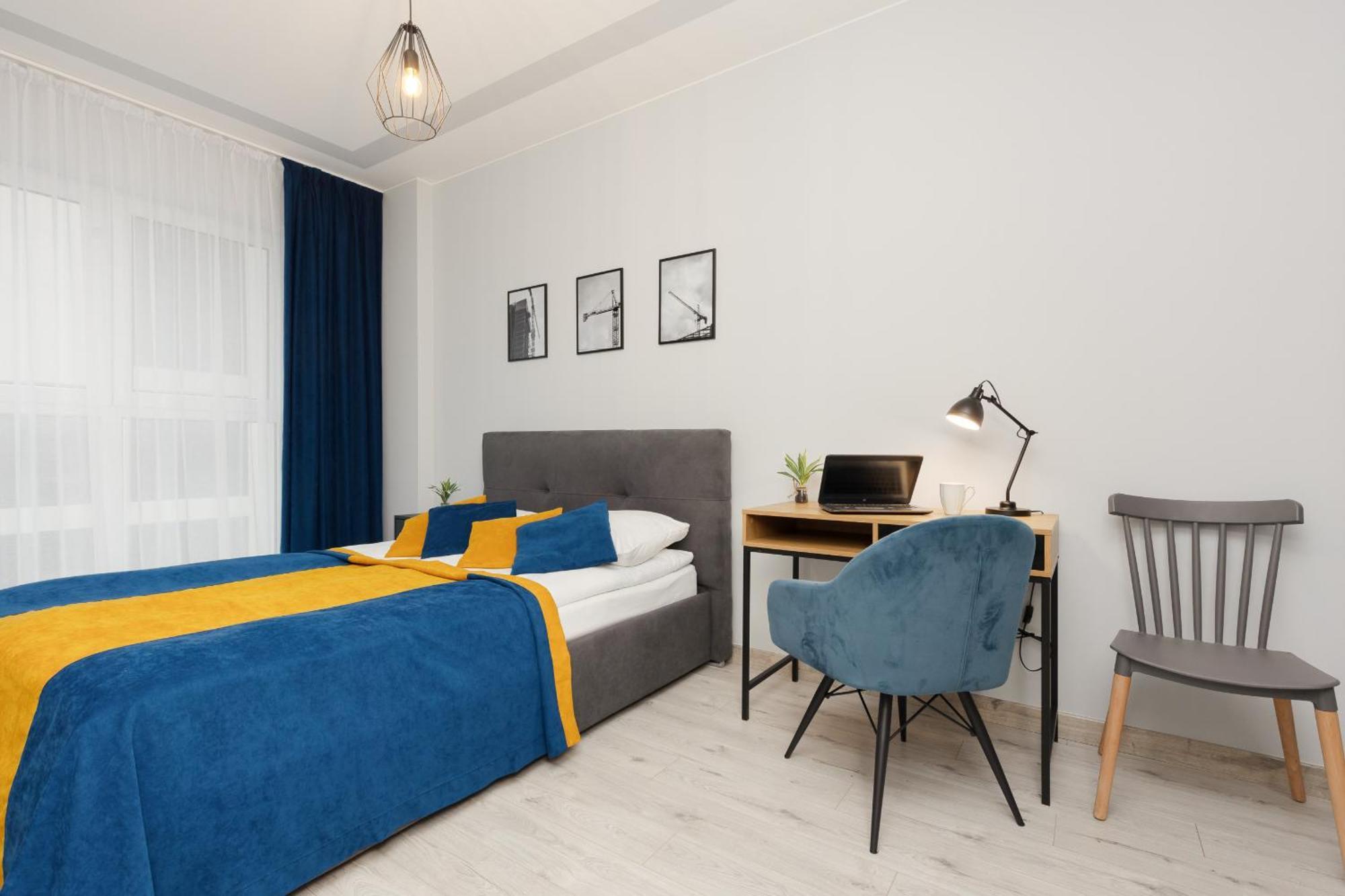Ideal For Remote Work With Furnished Balcony And Parking By Renters Apartament *
