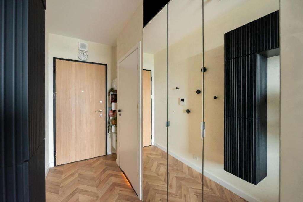 Ruby Apartment *
