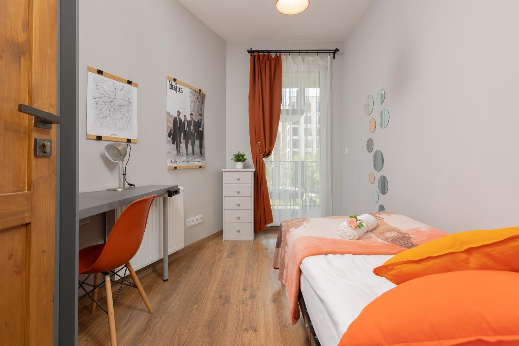 Cozy Three-bedroom Family In By Renters Warsaw