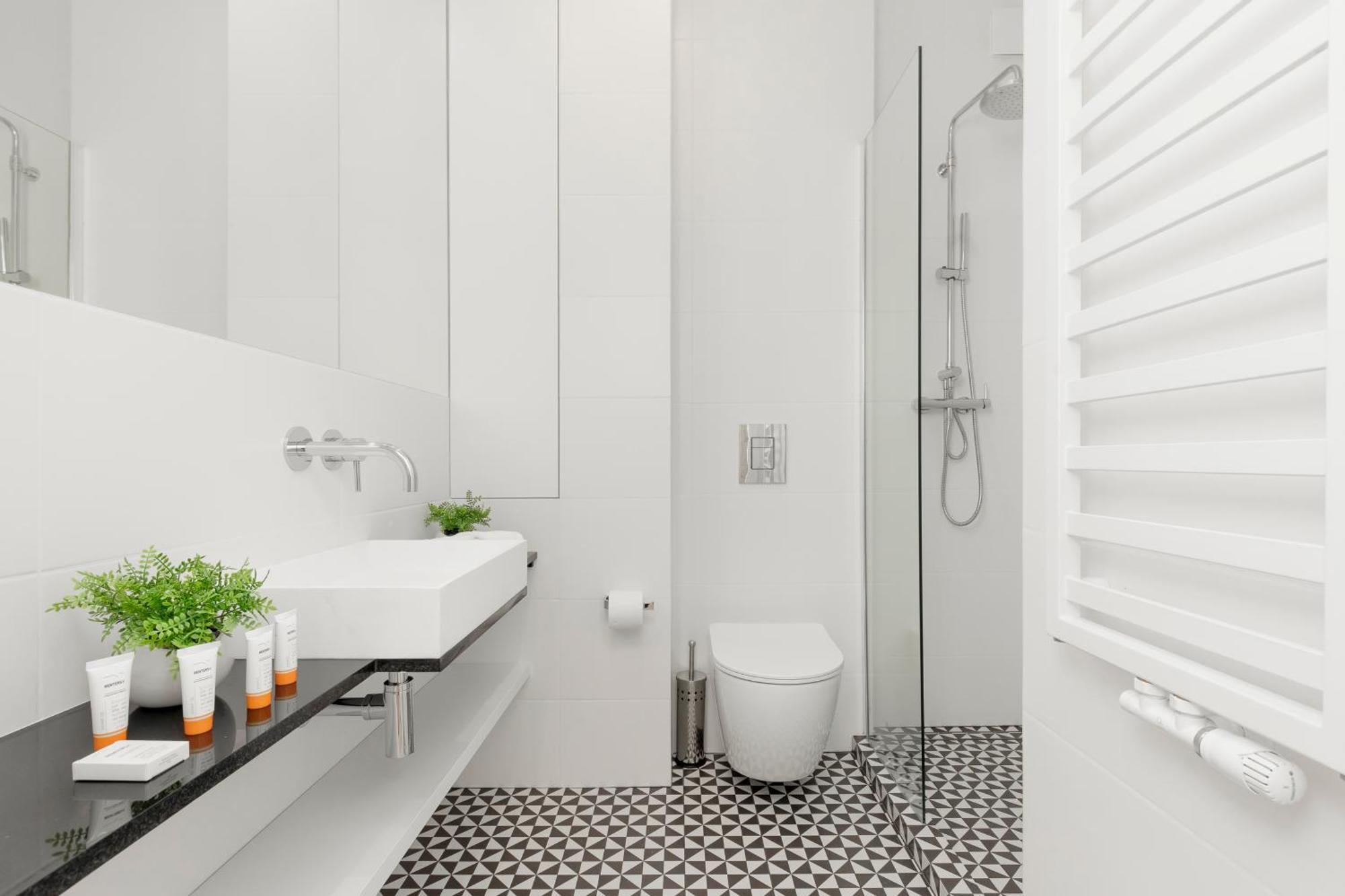 Amazing Spacious In Center By Renters Warsaw