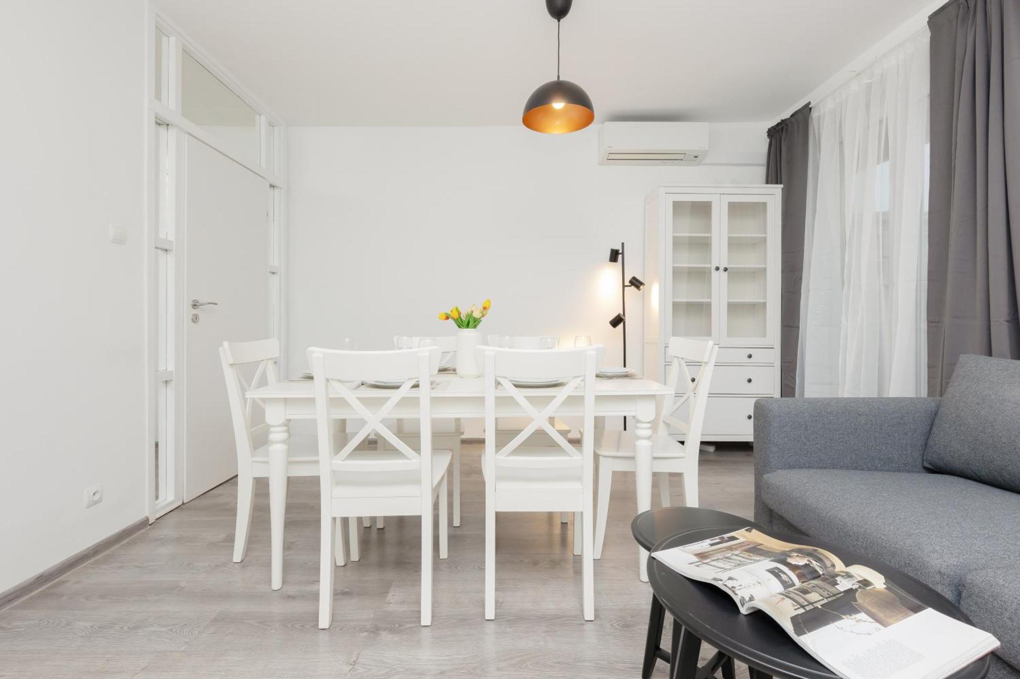 Center By Renters