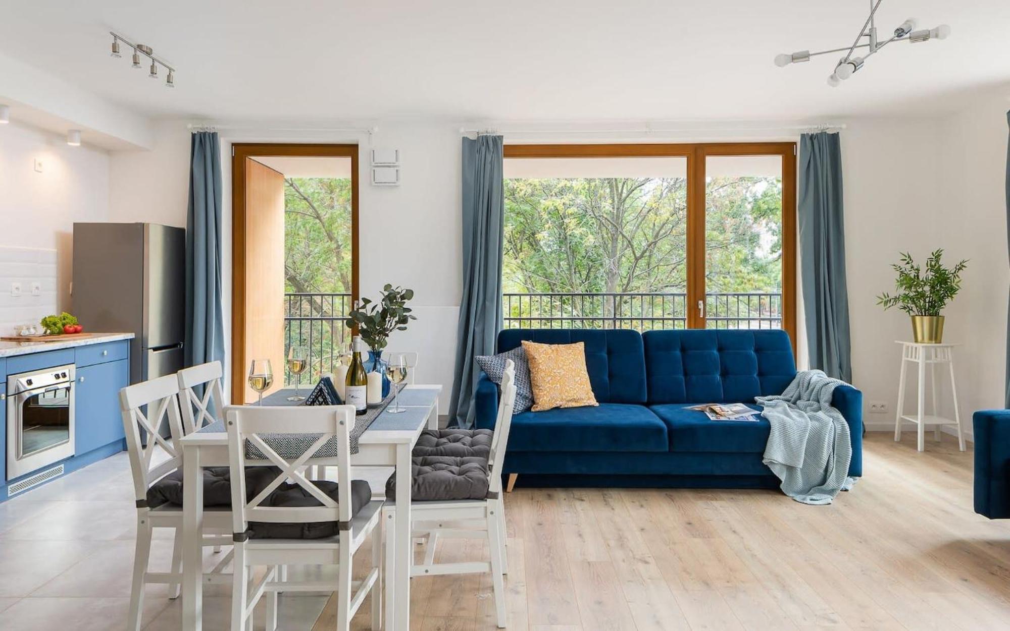 Pulawska 221 - Colorful With Balcony By Renters Apartment Warsaw