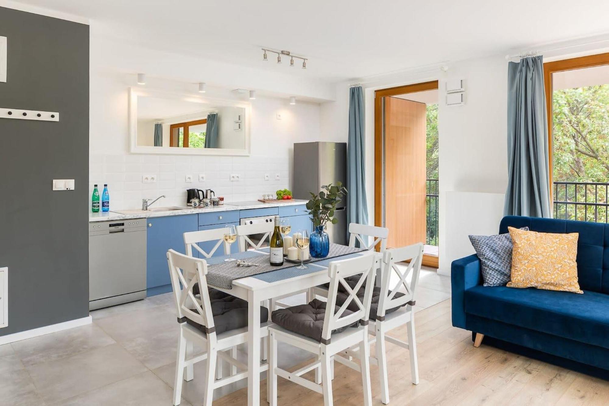 Pulawska 221 - Colorful With Balcony By Renters Apartment