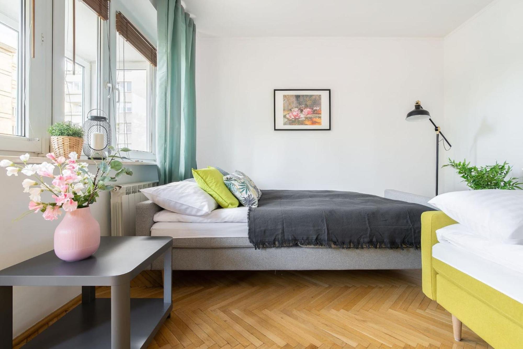 Smolna 8 - Warm With Balcony By Renters *