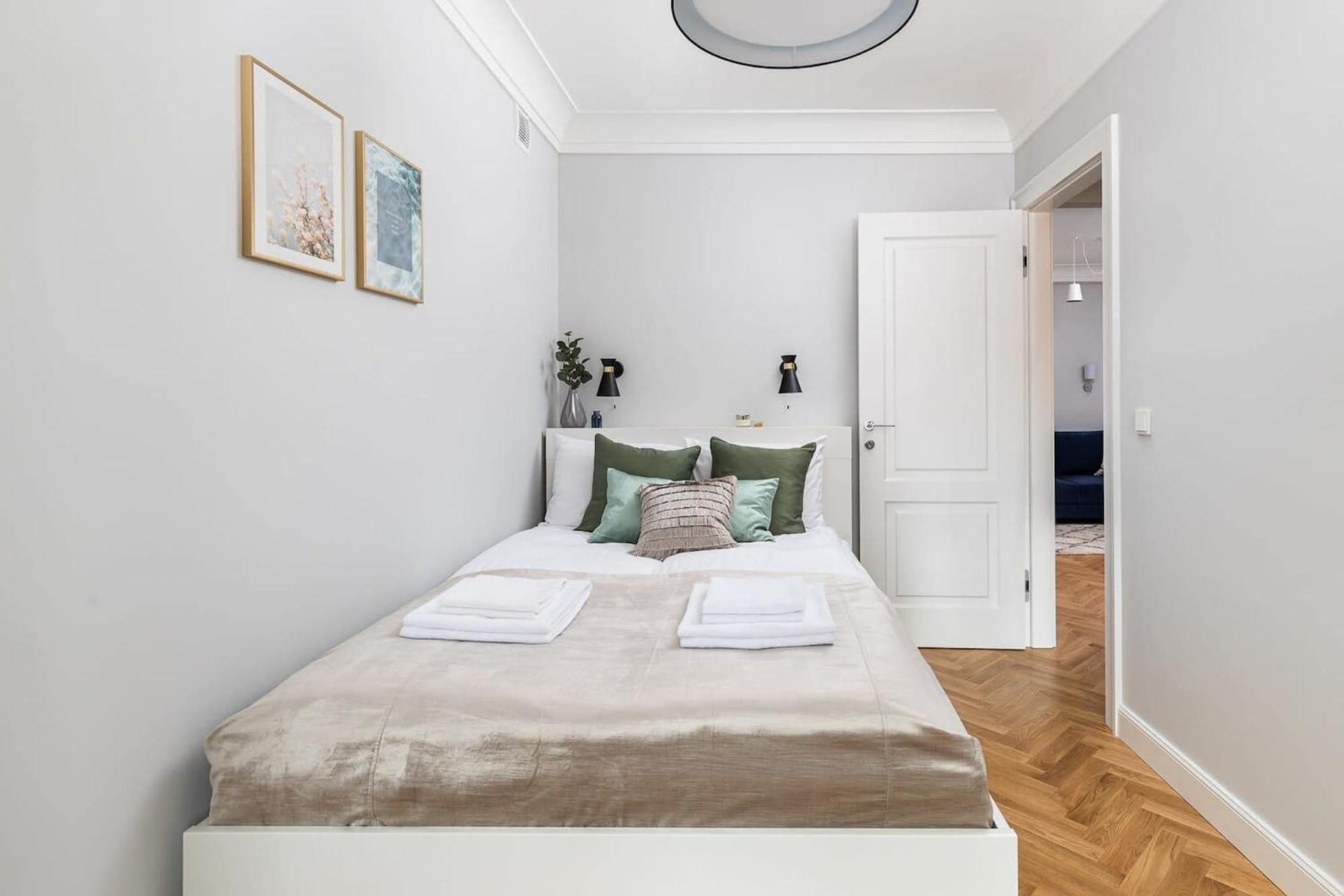 Plac Zamkowy - With View By Renters