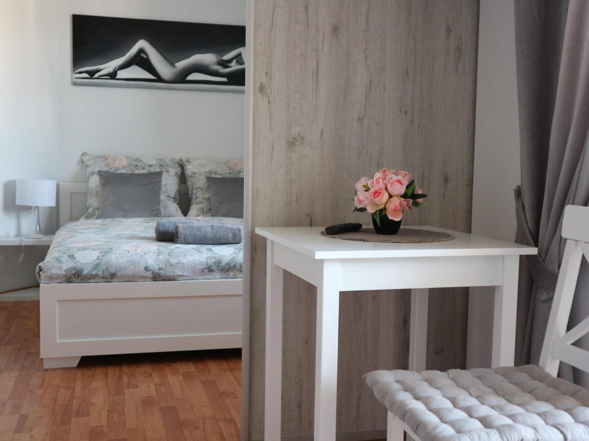 Nad Jeziorkiem Apartment