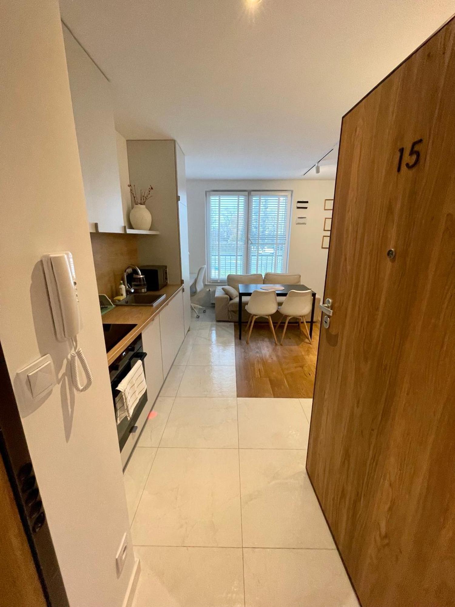 Apartamento Time&house Pileckiego Przy Centrum Onkologi I Klinice Novum Apartament Na Wylacznosc Pokoj,sypialnia,lozko, Lazienka,kuchnia