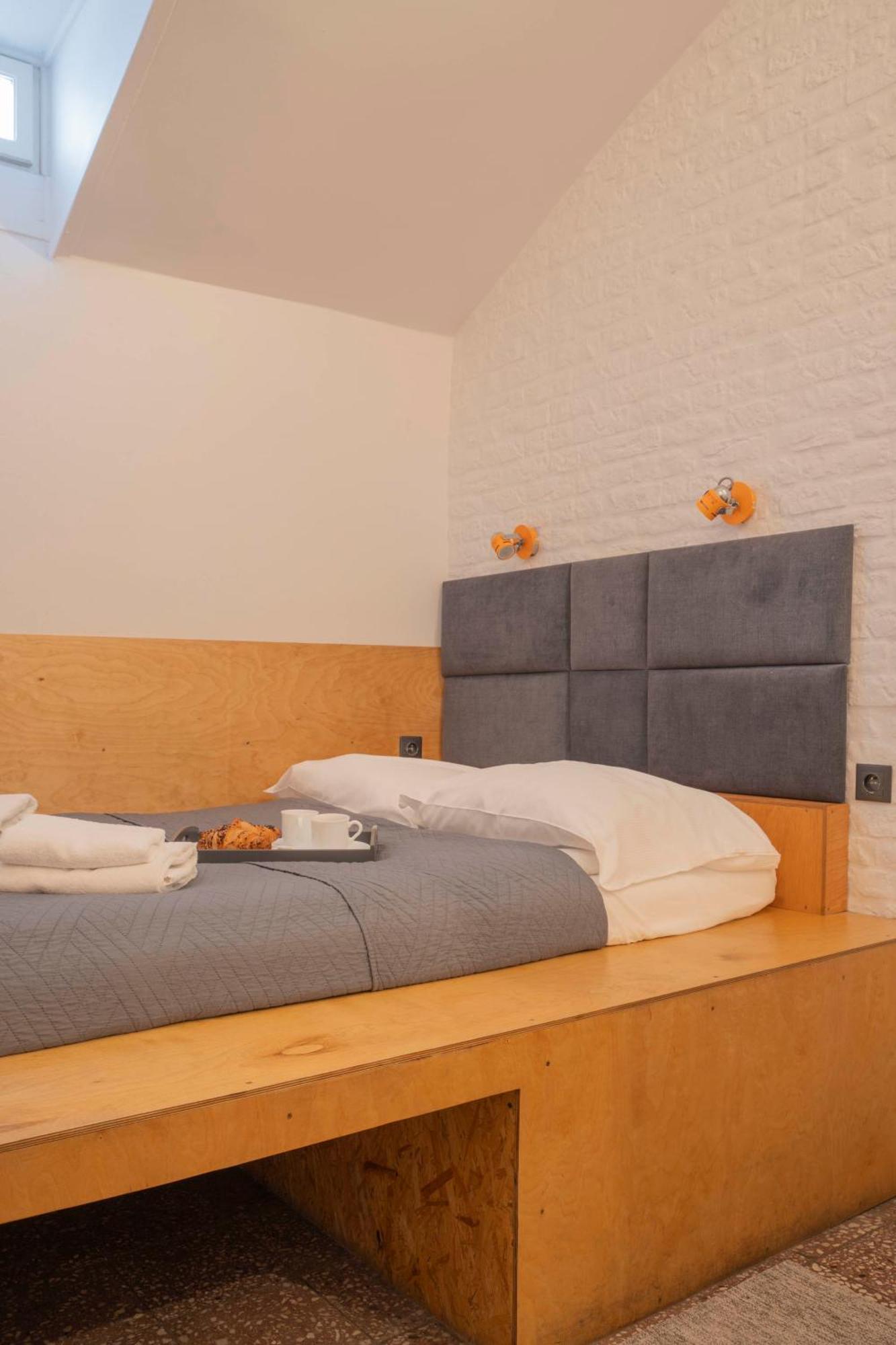 New World St Hostel And Private Room *