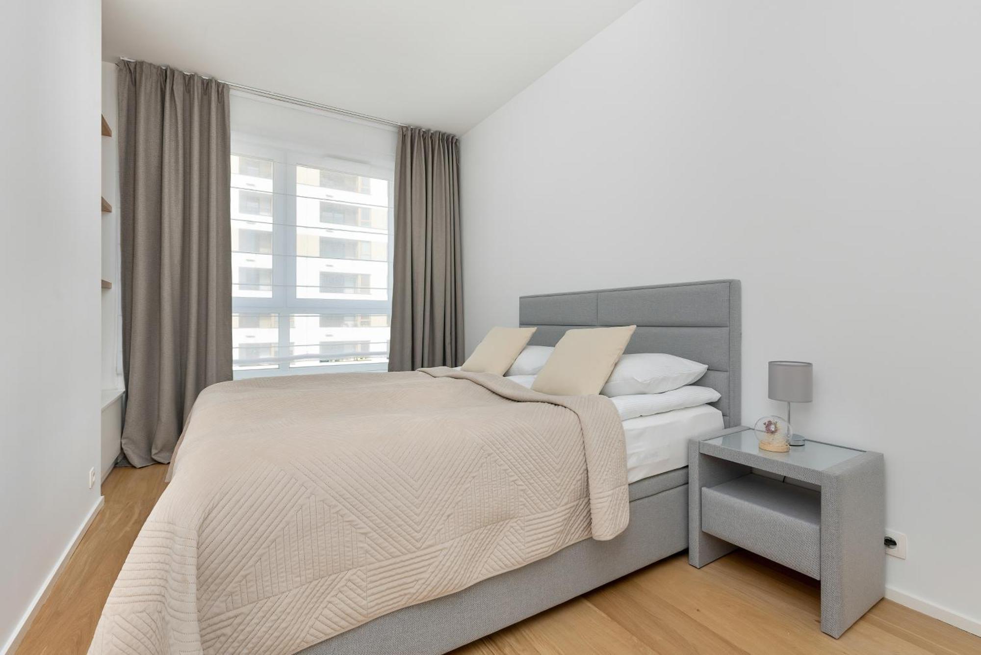 Elegant With Balcony & Parking By Renters * Warschau