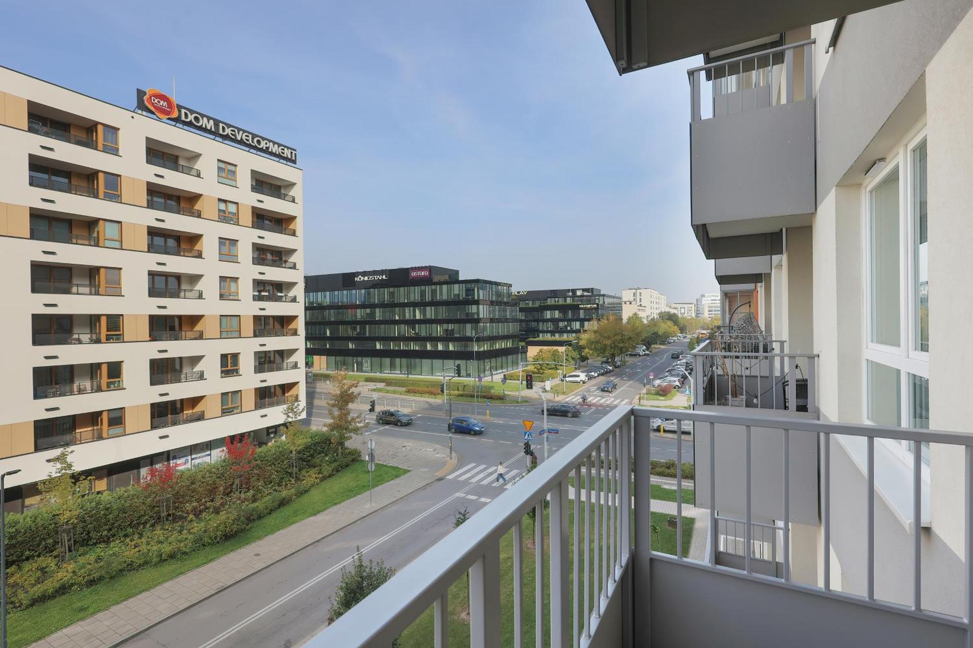 Elegant With Balcony & Parking By Renters Apartment Warschau