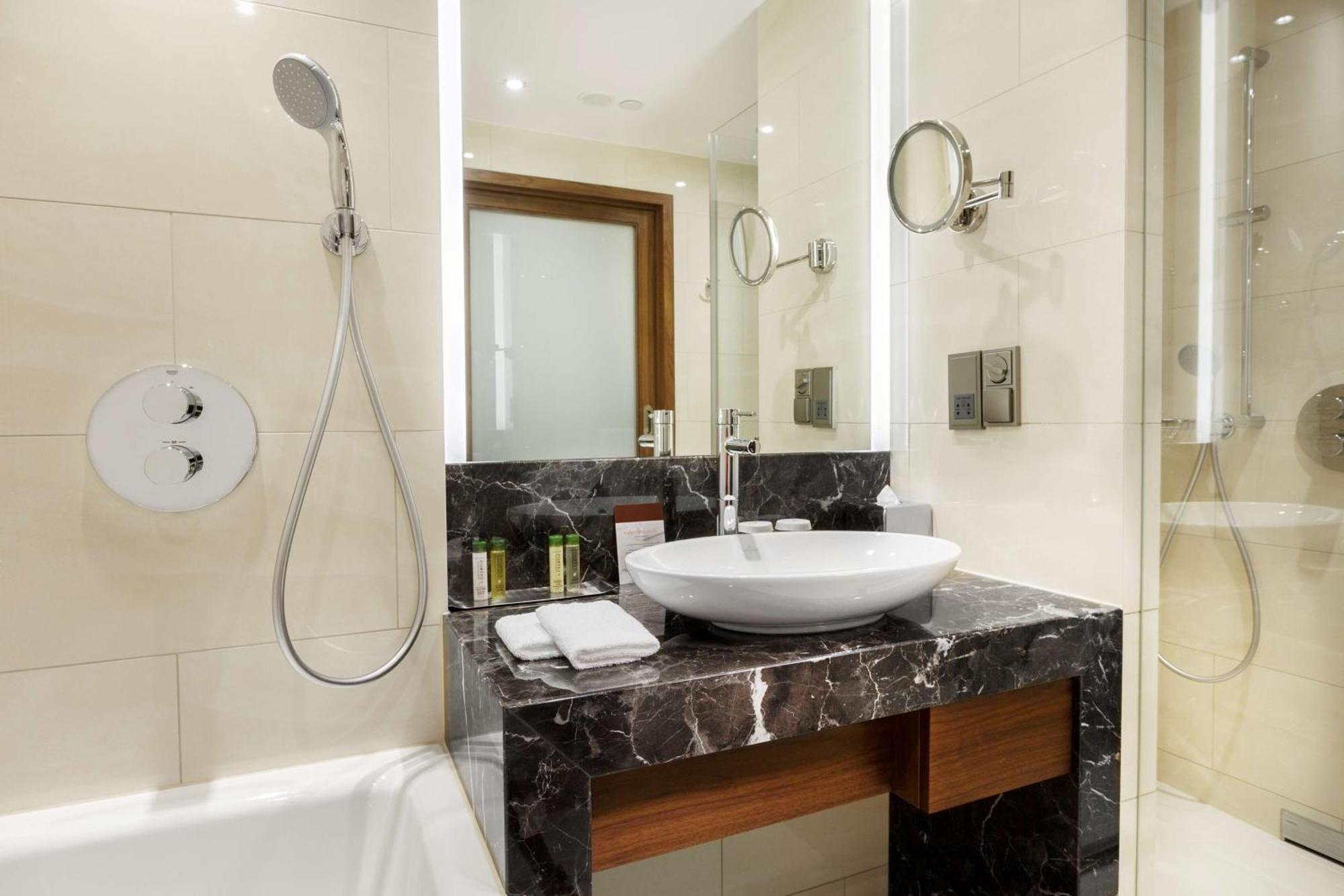 Hotel Doubletree By Hilton & Conference Centre Warsaw
