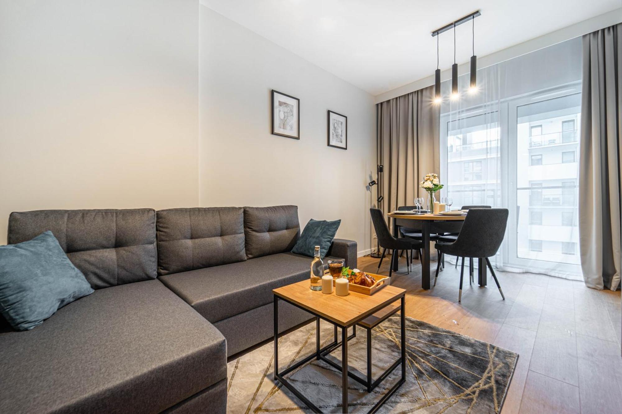 Kasprzaka29 Tower - View, 9th Floor, Balcony, Targi Expo - By Rentujemy Apartamento
