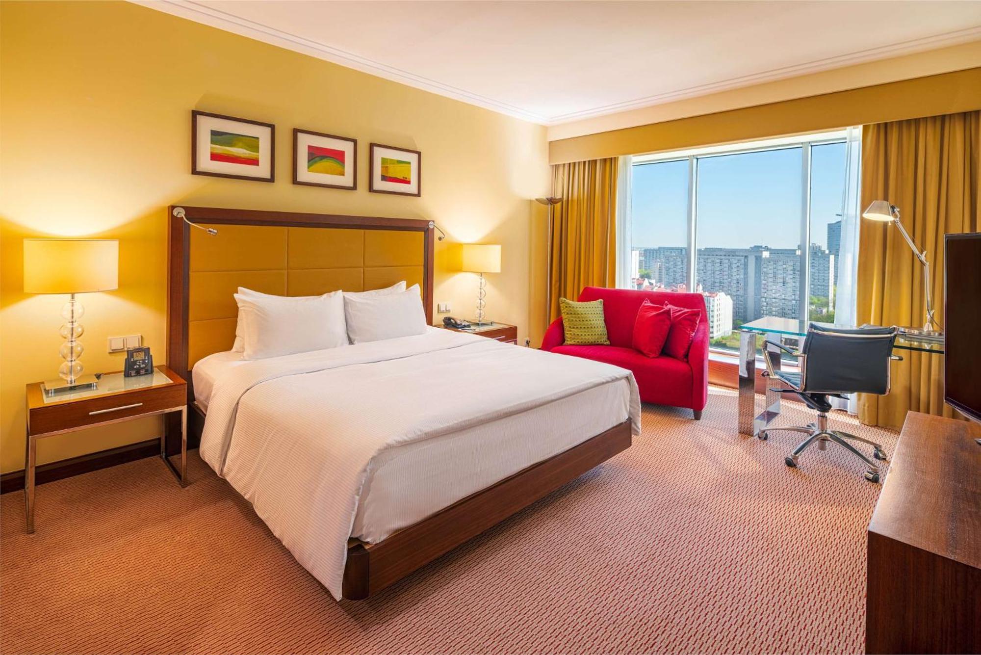 Hilton Hotel 4*