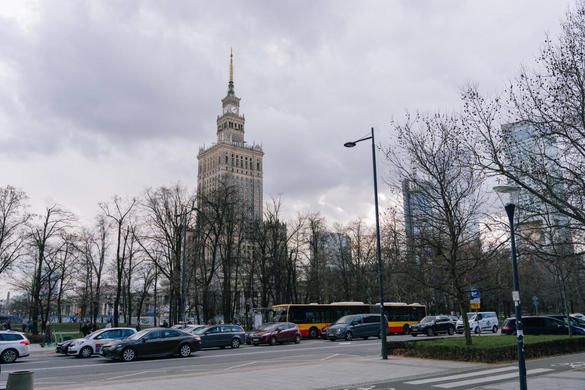 Downtown - Location, Metro Nearby - By Rentujemy Apartament