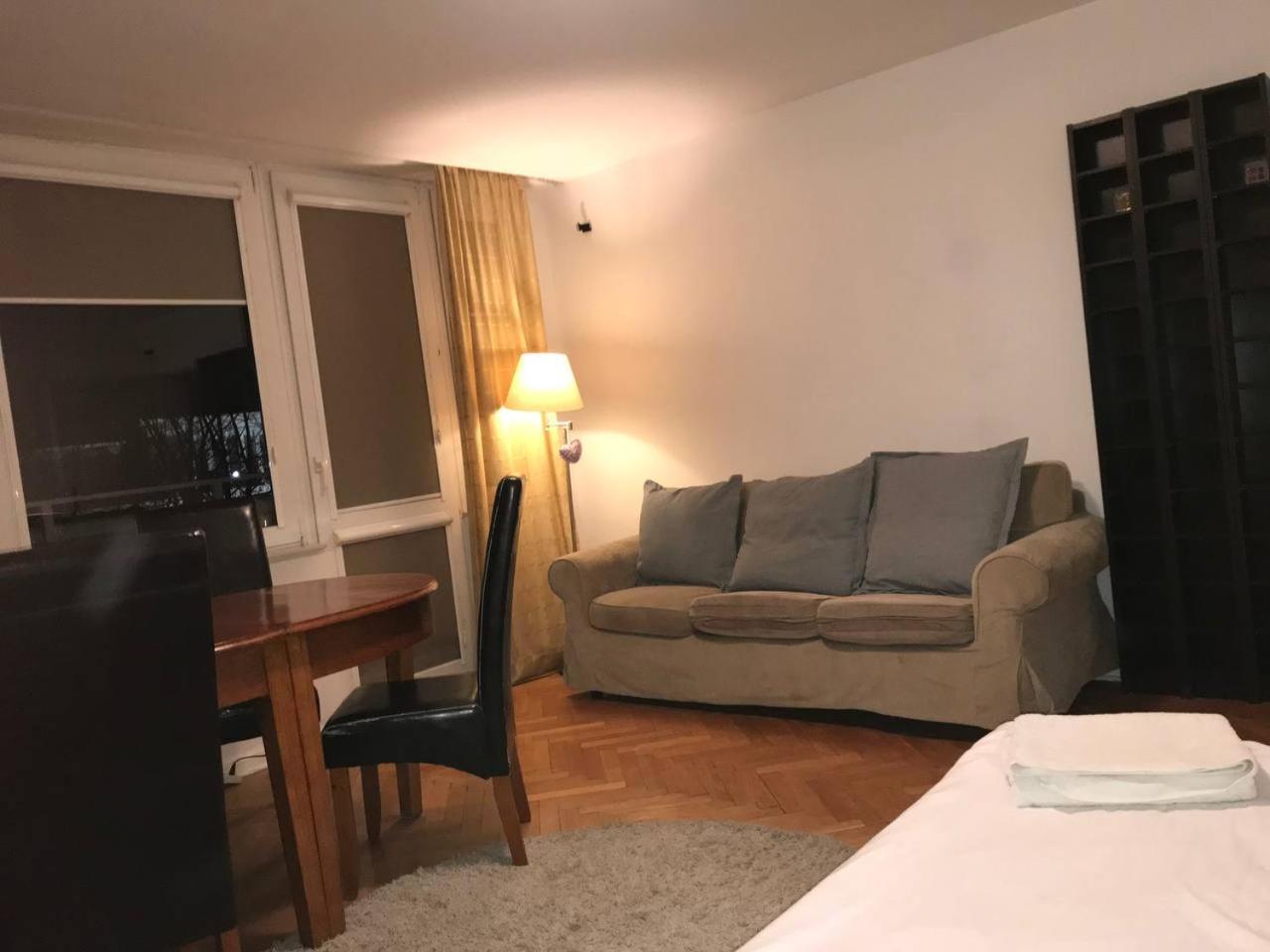 Privatunterkunft Apartrooms Near Old Town In Dnf Done Invoice *
