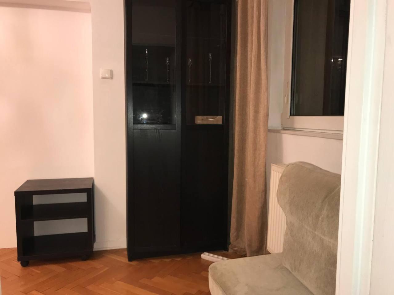 Privatunterkunft Apartrooms Near Old Town In Dnf Done Invoice Warschau