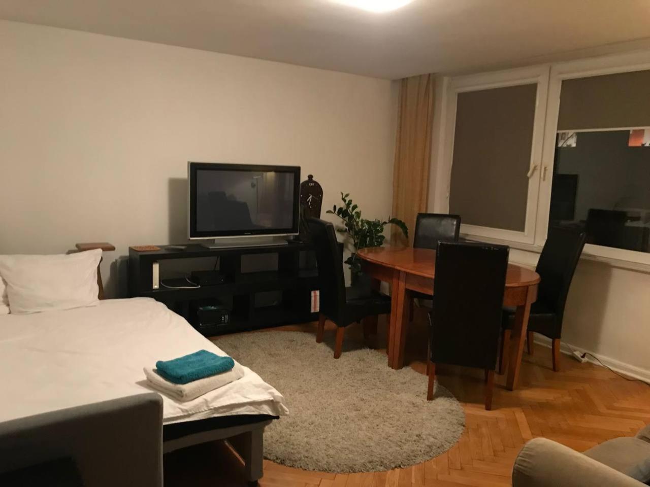 Privatunterkunft Apartrooms Near Old Town In Dnf Done Invoice *