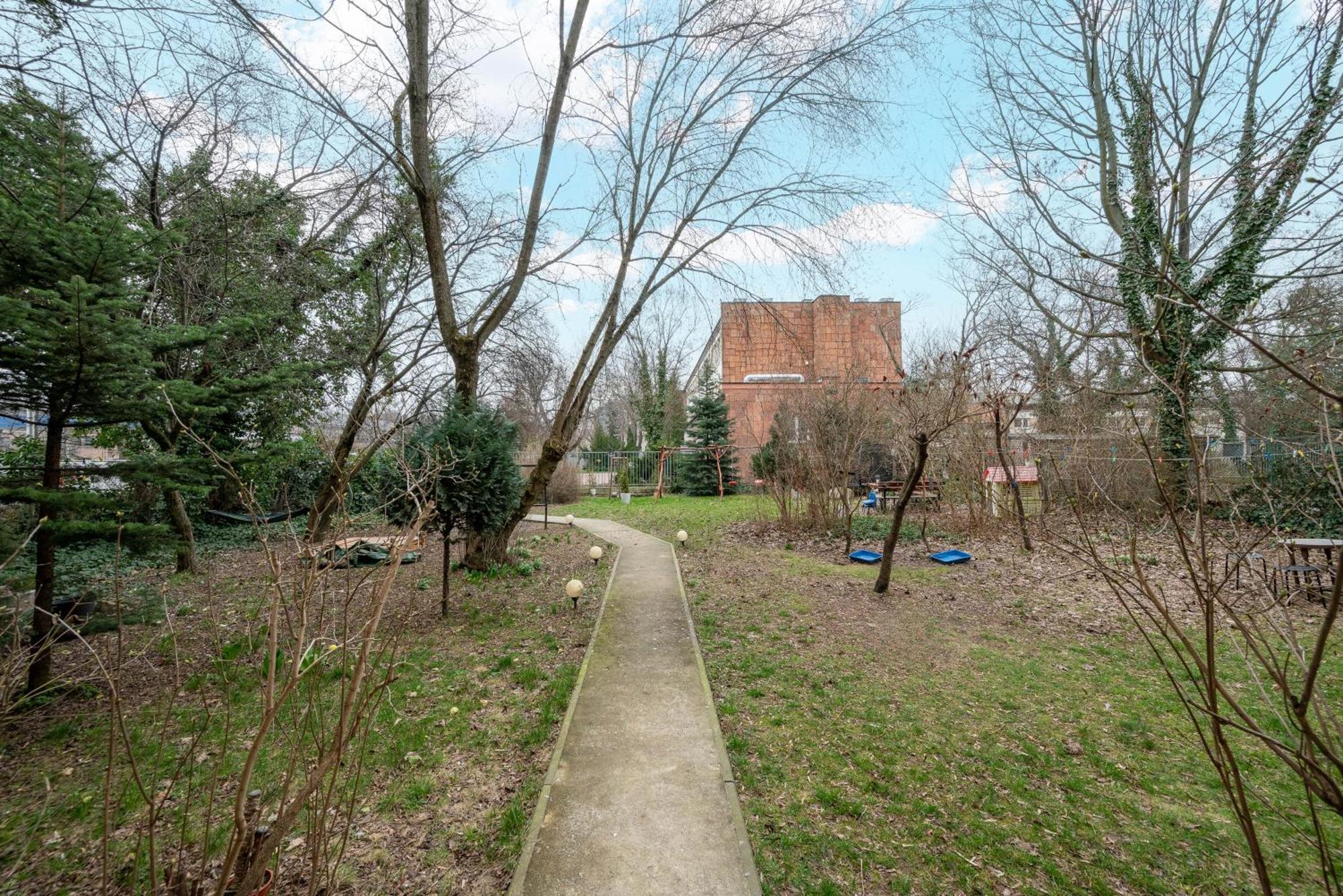 Iwicka Red Studio Apartment *