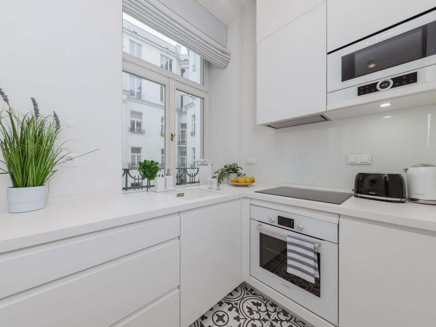 Apartment Elegance Poznanska 16 Premium Warsaw