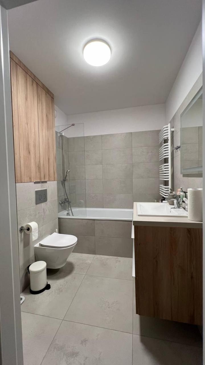 Chopin Airport Apartment *