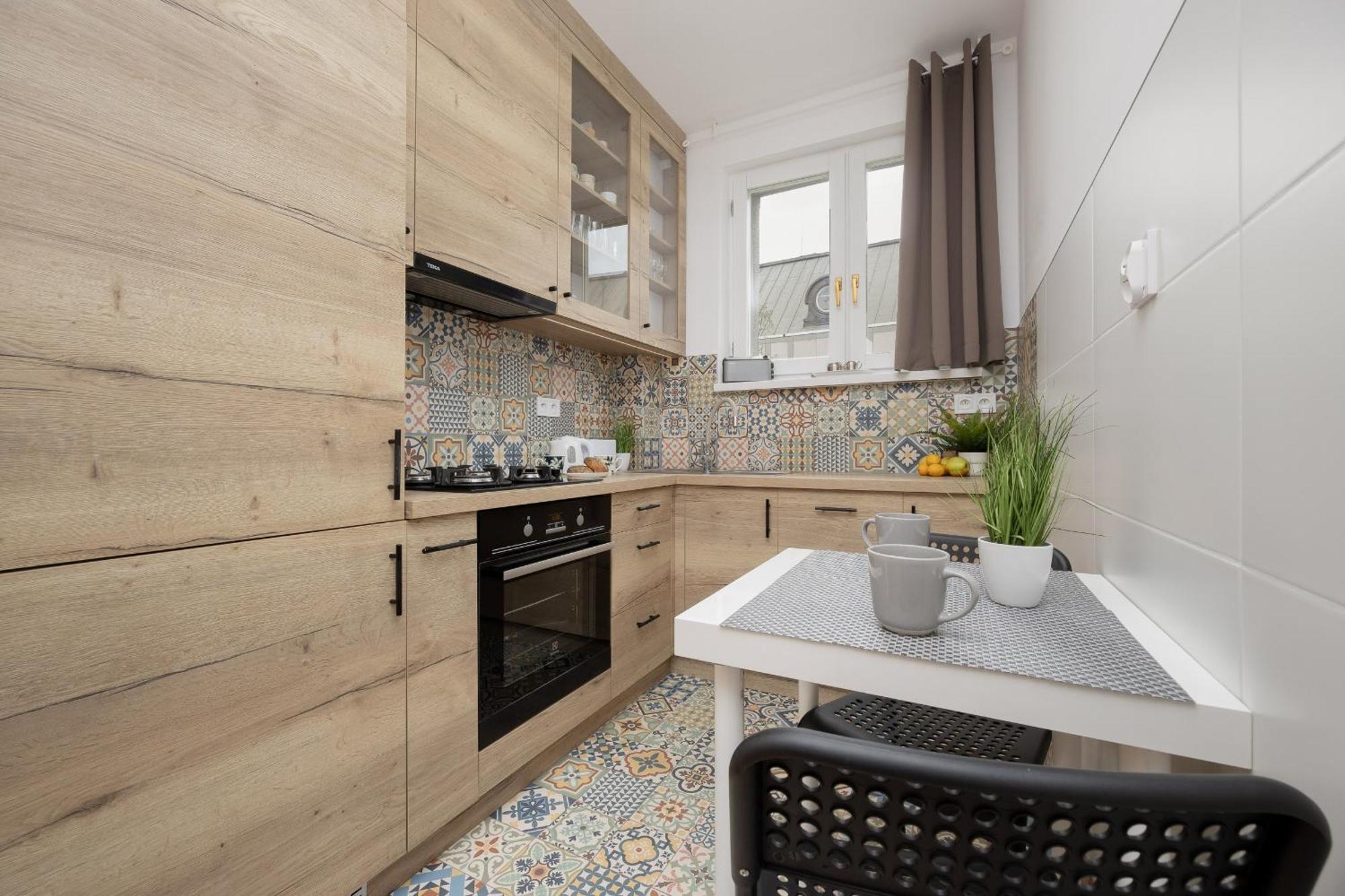 Charming For 4 People Located 650 M From The Old Town Of By Renters Apartment *