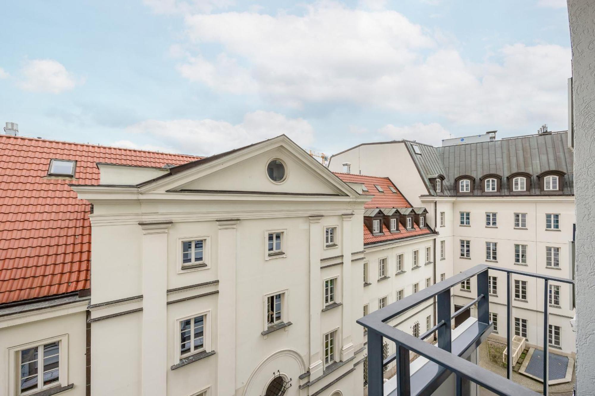 Charming For 4 People Located 650 M From The Old Town Of By Renters Apartment *