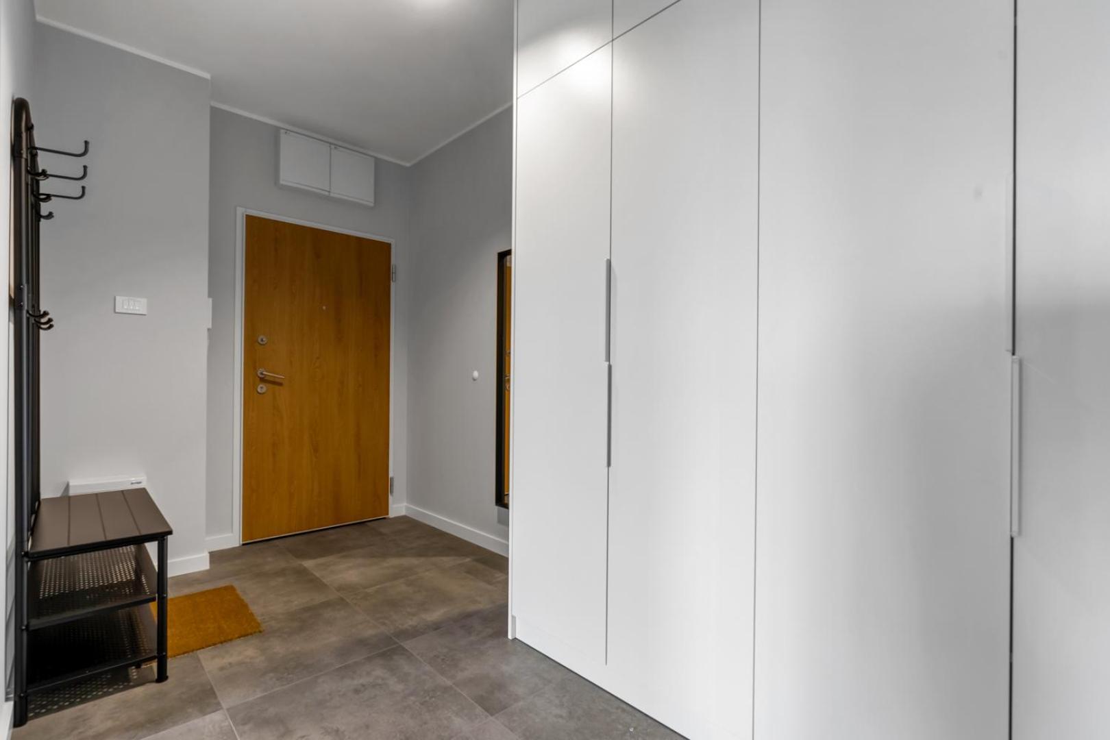 Bemowo - Parking, Balcony & Workspace - By Rentujemy Apartment
