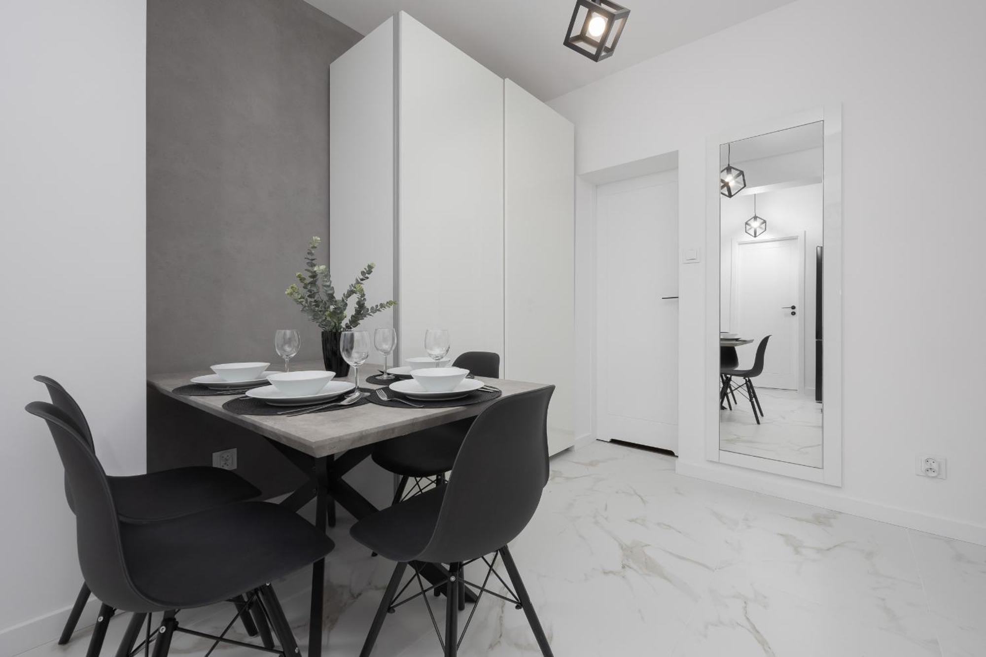 Elegant Muranow Ideal For Remote Work By Renters Apartment *