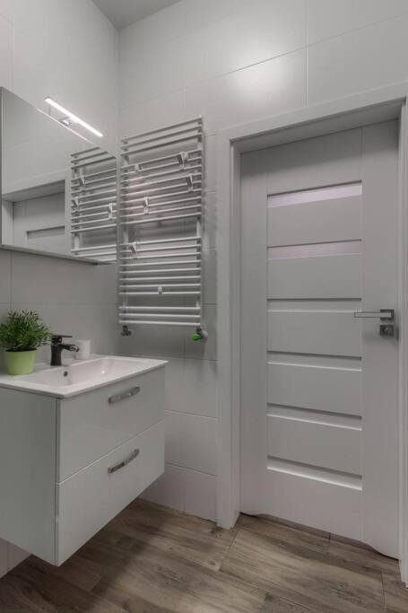 Geodezyjna '70 Cozy P2 Apartment Warsaw