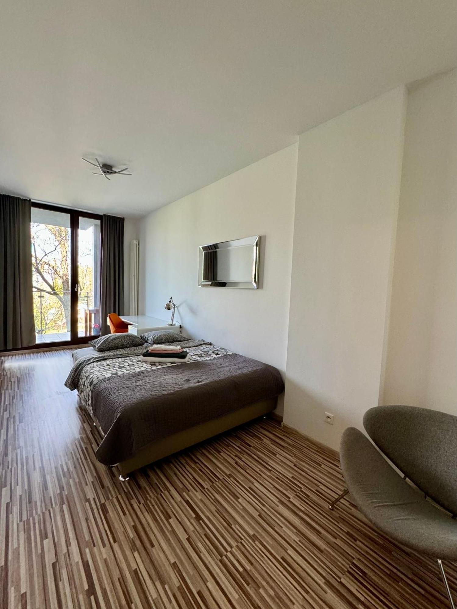 Apartment Two Triton Park *