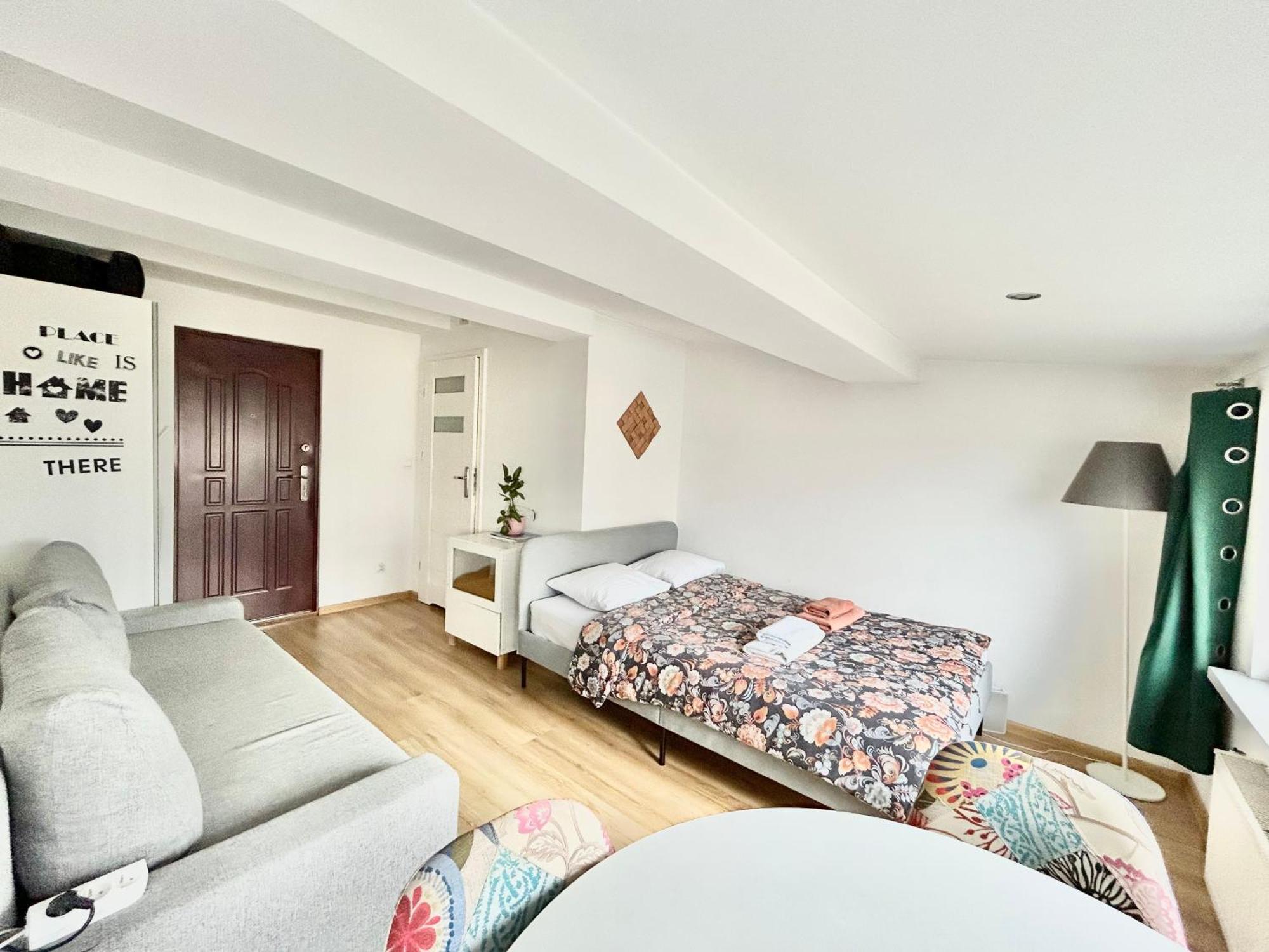 Komfortowe Studio W Doskonalej Lokalizacji Apartment *