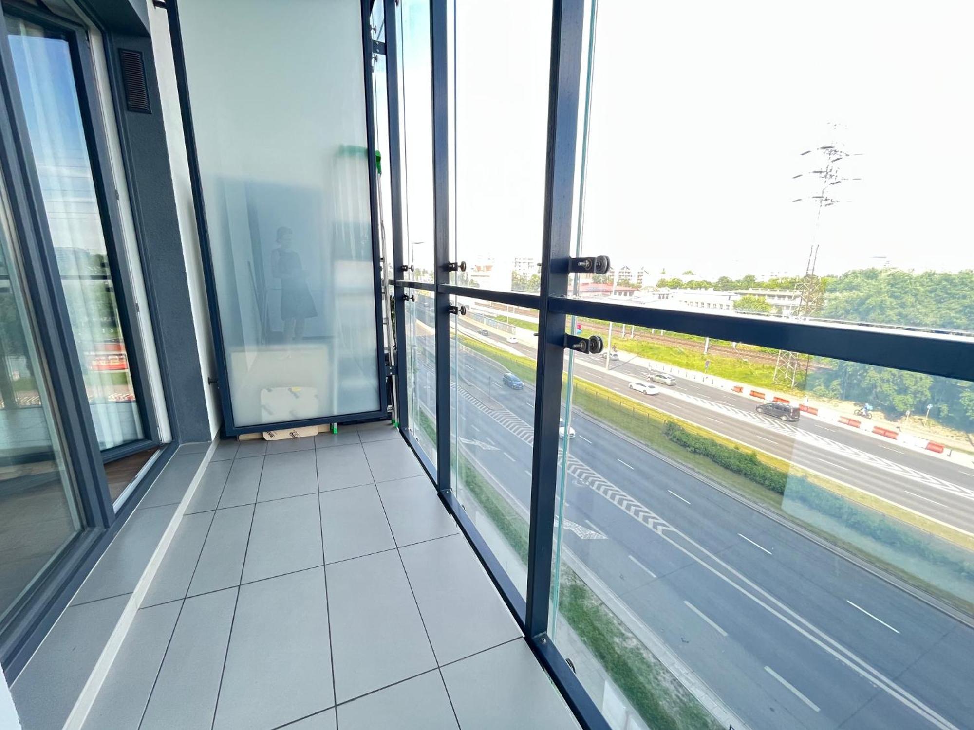 Prymasa Tysiaclecia 83a Free Garage By Perfect Warsaw