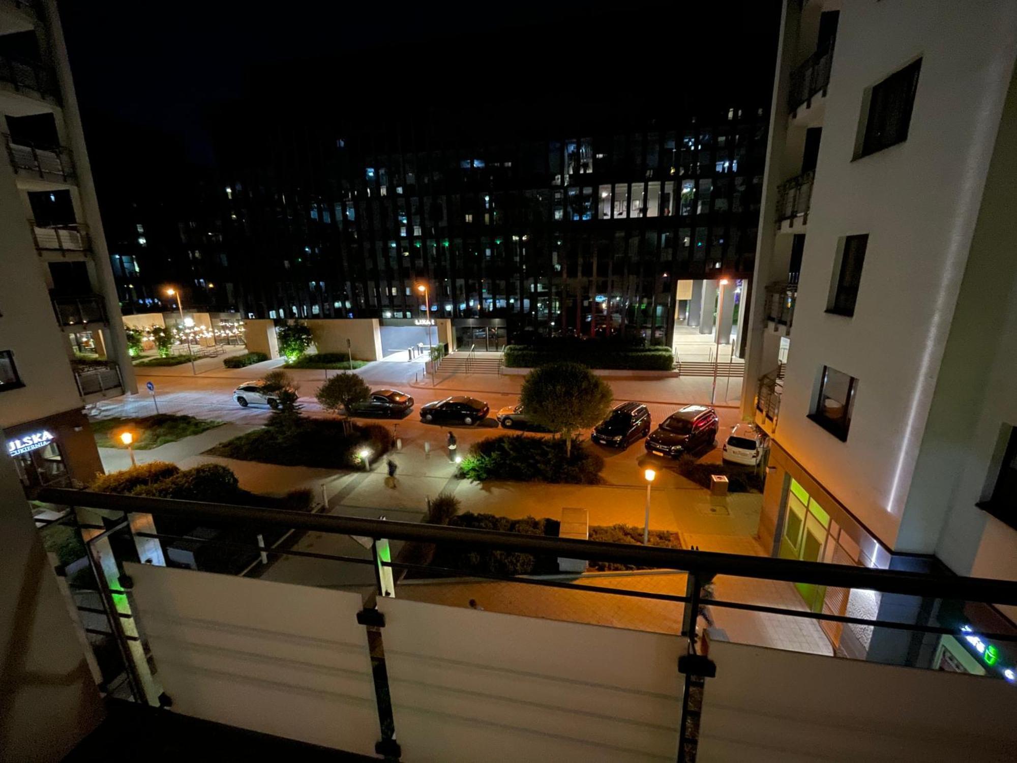 Gieldowa 4 Business Stock Apartment