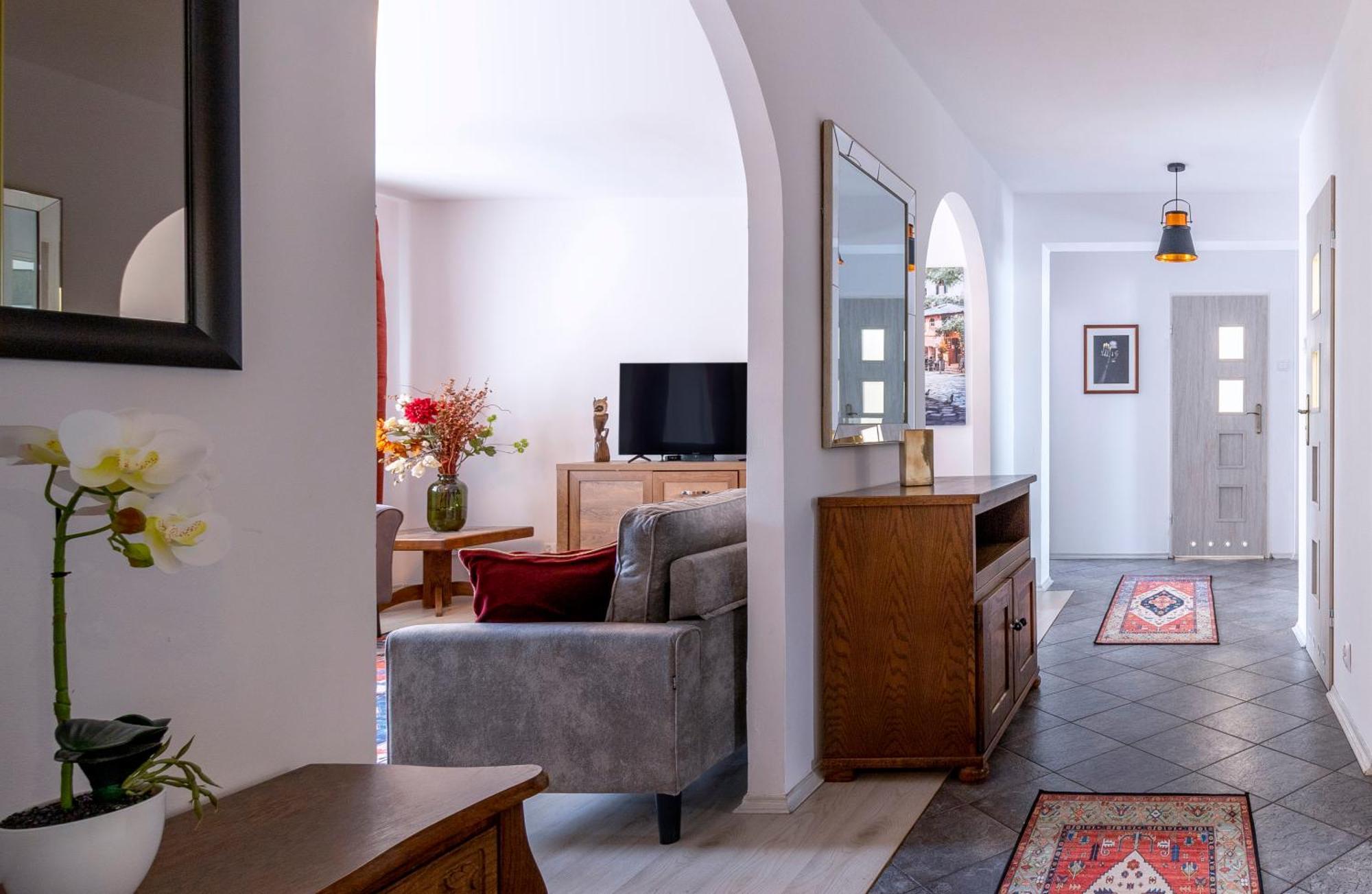 Wonderful 2- Bedroom With Soul Wwa70 Apartment
