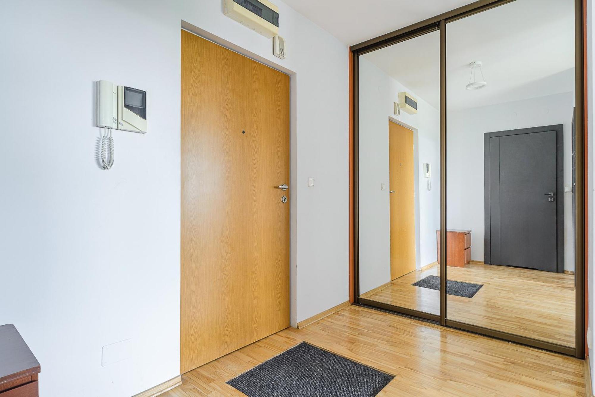 Apartment Ostrobramska - Praga Poludnie *