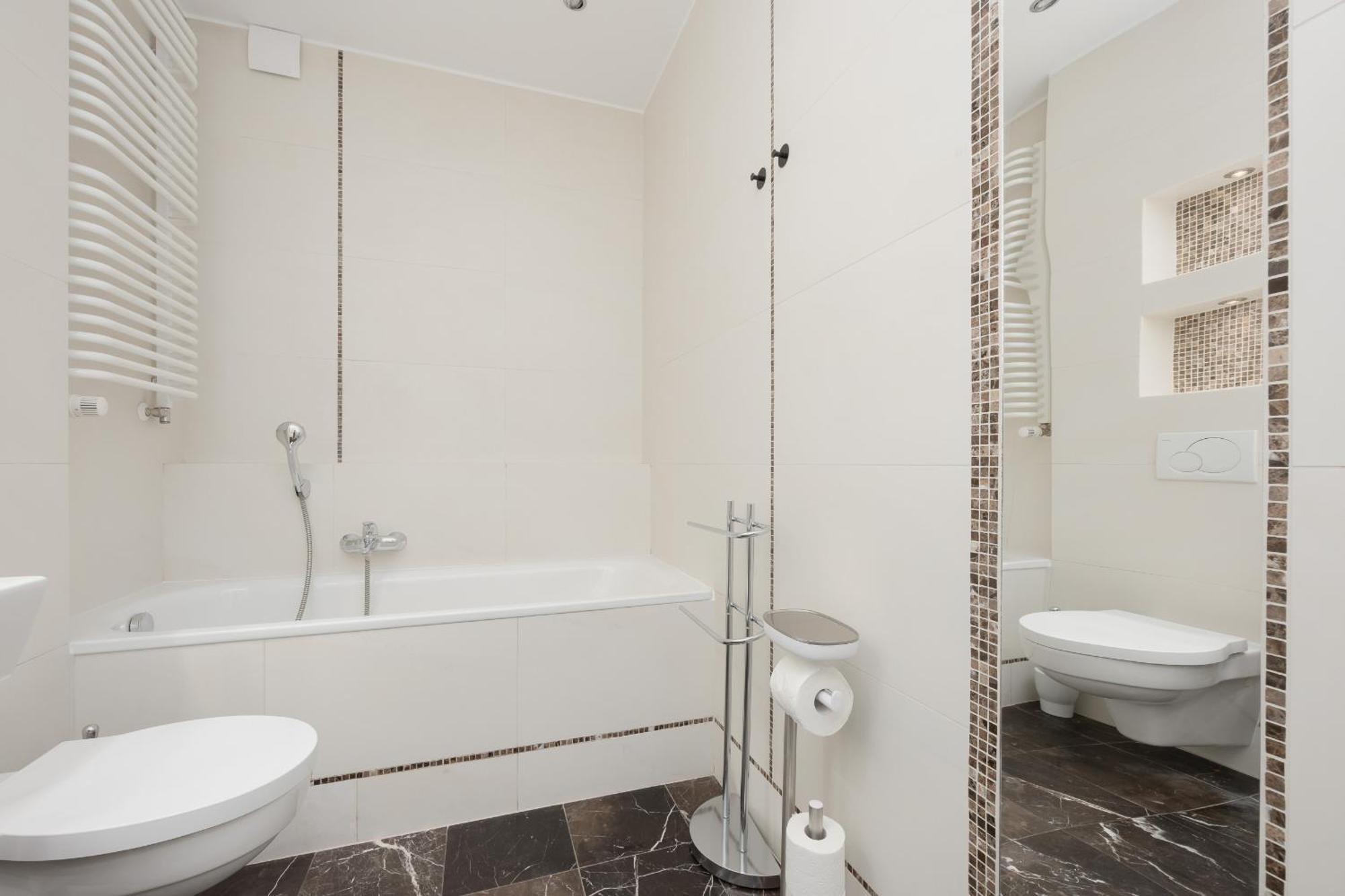 Luxury Four Bedroom With Parking & Balcony In Mokotow By Renters Prestige Varsóvia