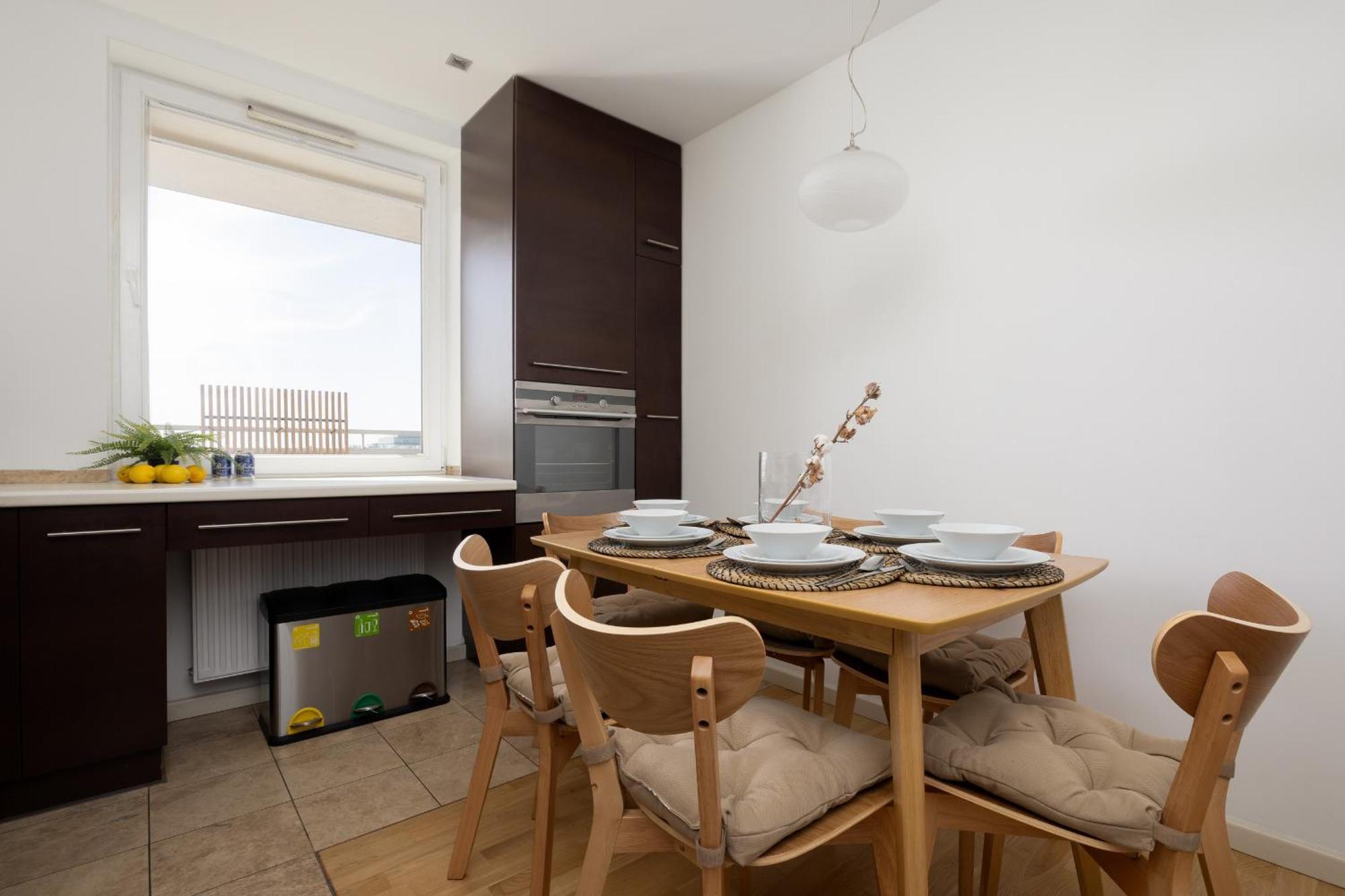 Apartamento Luxury Four Bedroom With Parking & Balcony In Mokotow By Renters Prestige