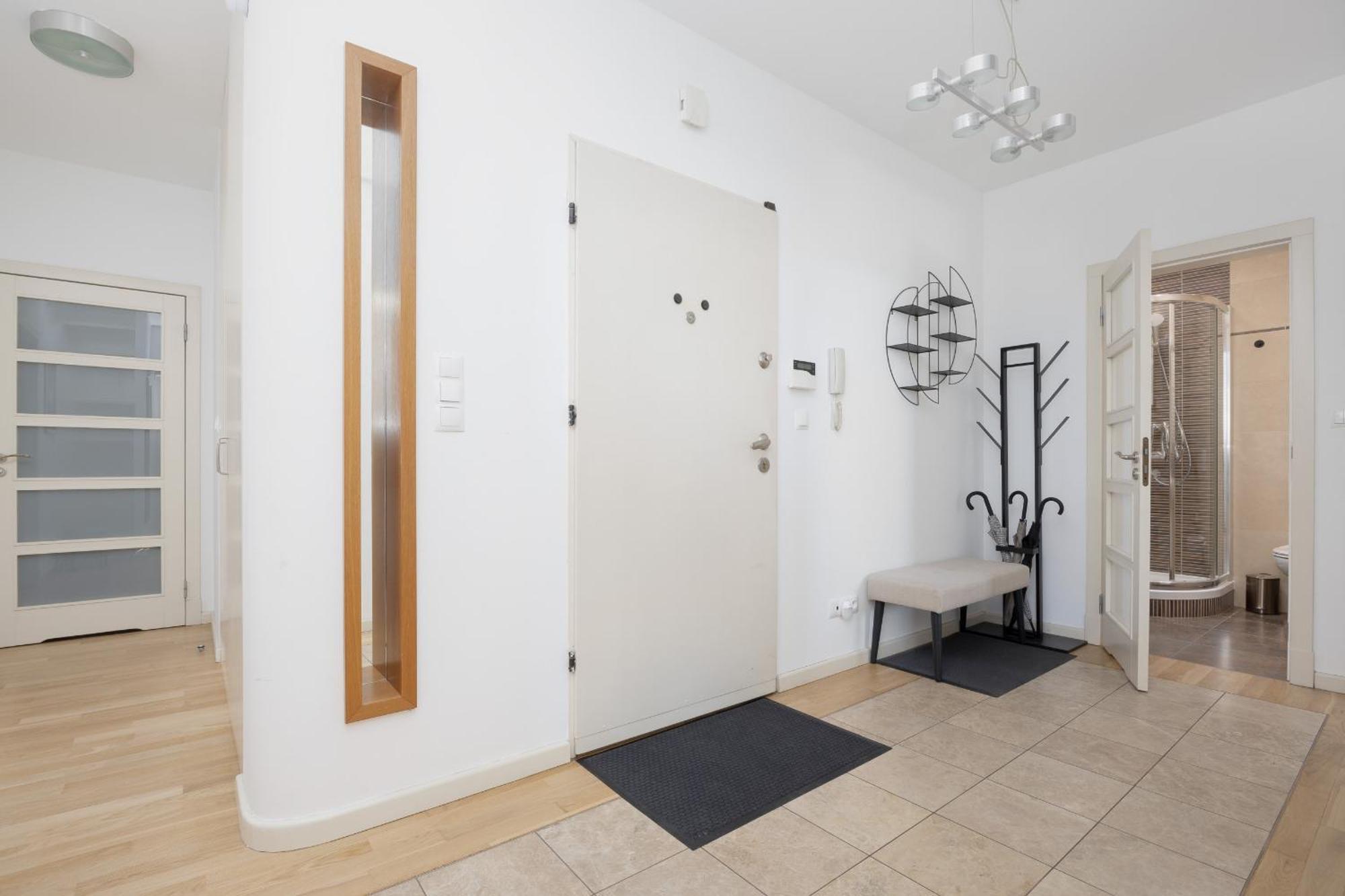Apartamento Luxury Four Bedroom With Parking & Balcony In Mokotow By Renters Prestige *