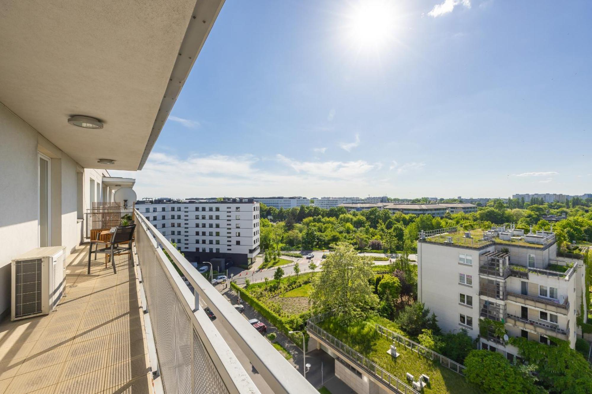 Luxury Four Bedroom With Parking & Balcony In Mokotow By Renters Prestige Varsóvia