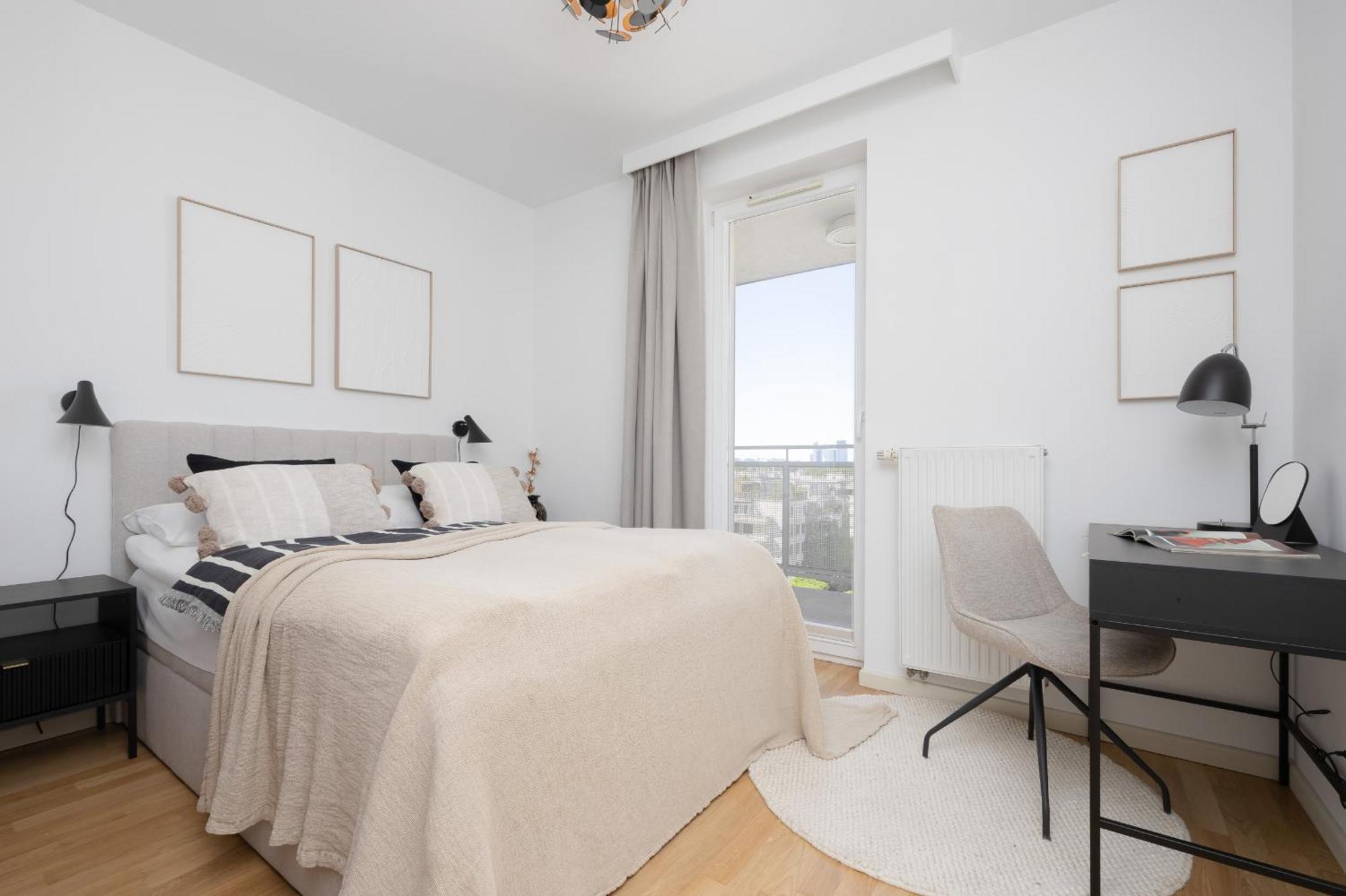 Luxury Four Bedroom With Parking & Balcony In Mokotow By Renters Prestige * Varsóvia