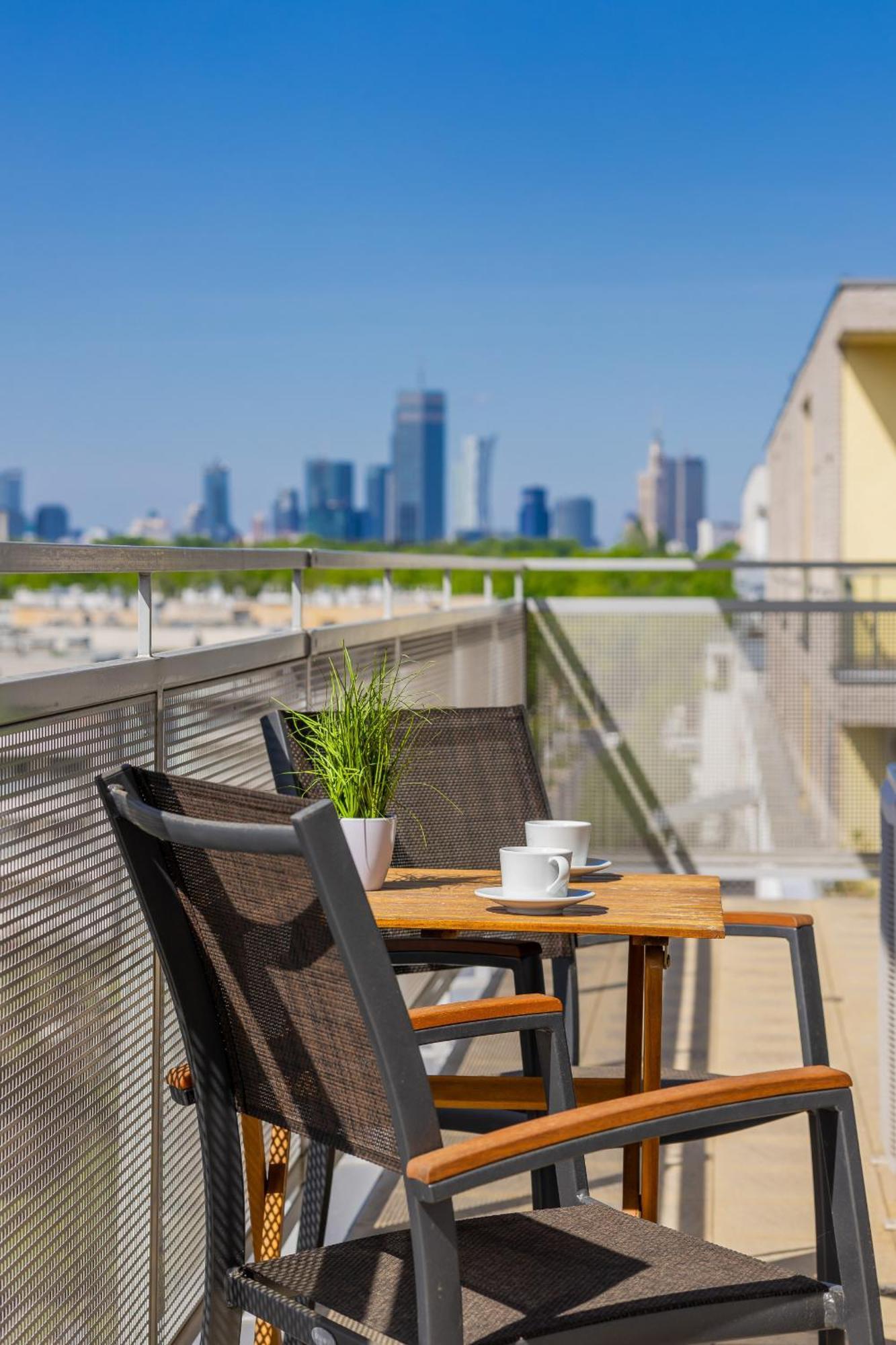 Apartamento Luxury Four Bedroom With Parking & Balcony In Mokotow By Renters Prestige
