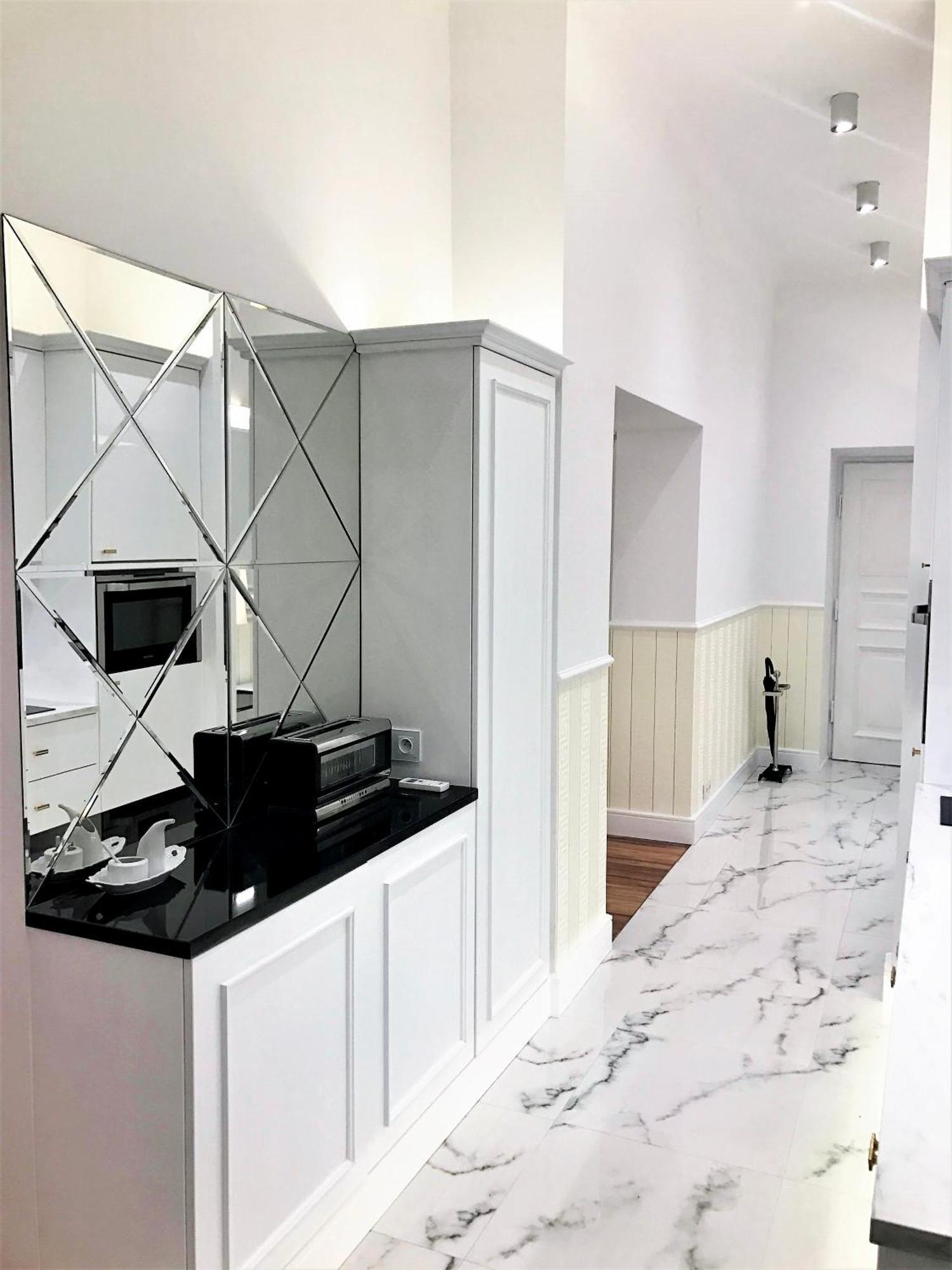 Mondrian Luxury Suites & Apartments Old Town