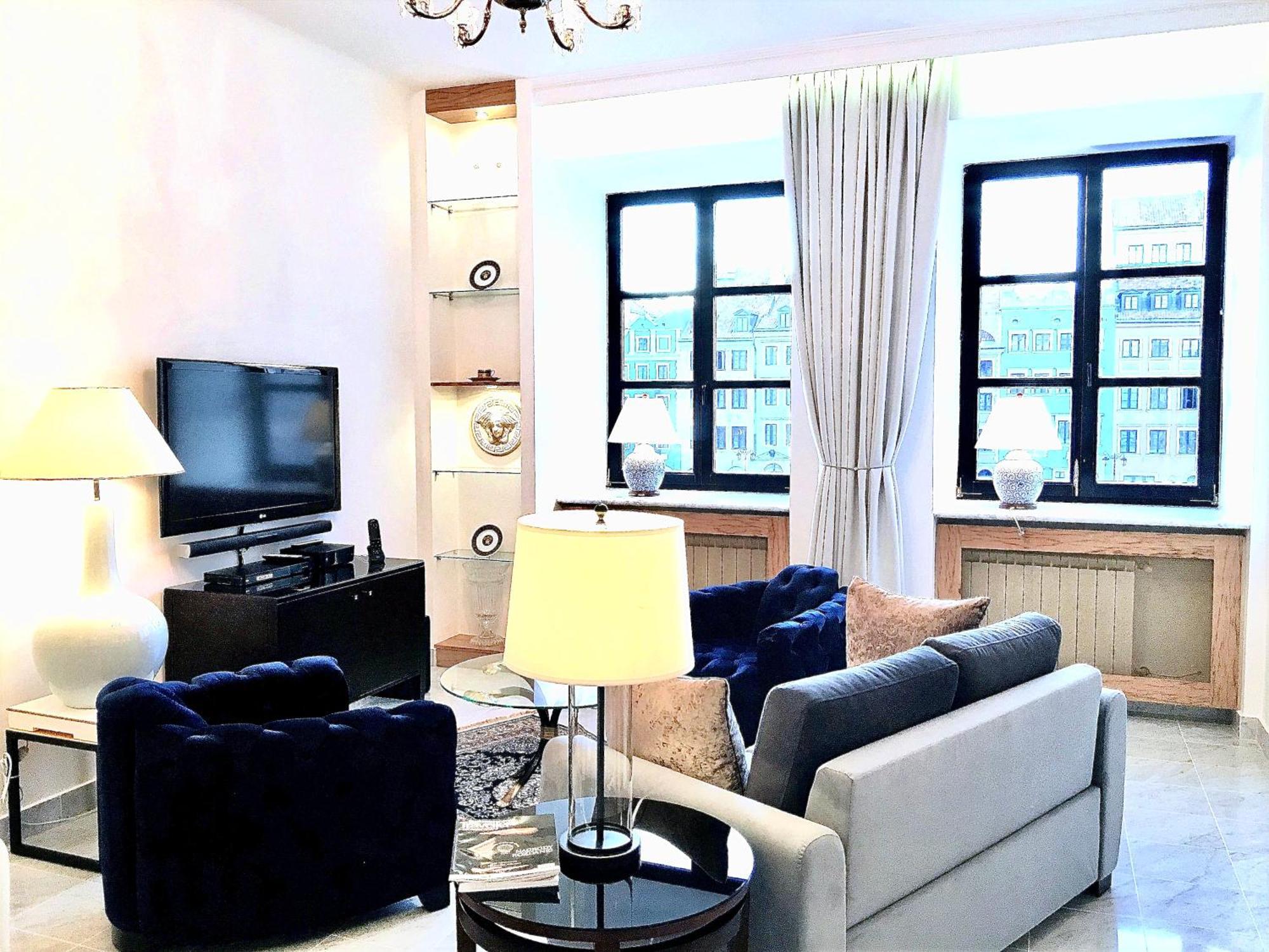 Mondrian Luxury Suites & Apartments Old Town Aparthotel