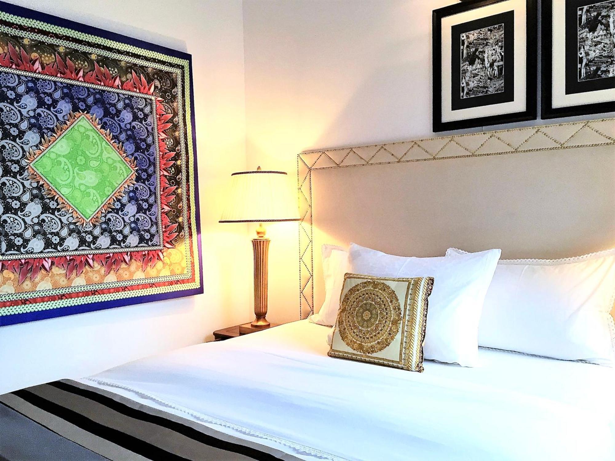 Mondrian Luxury Suites & Apartments Old Town *